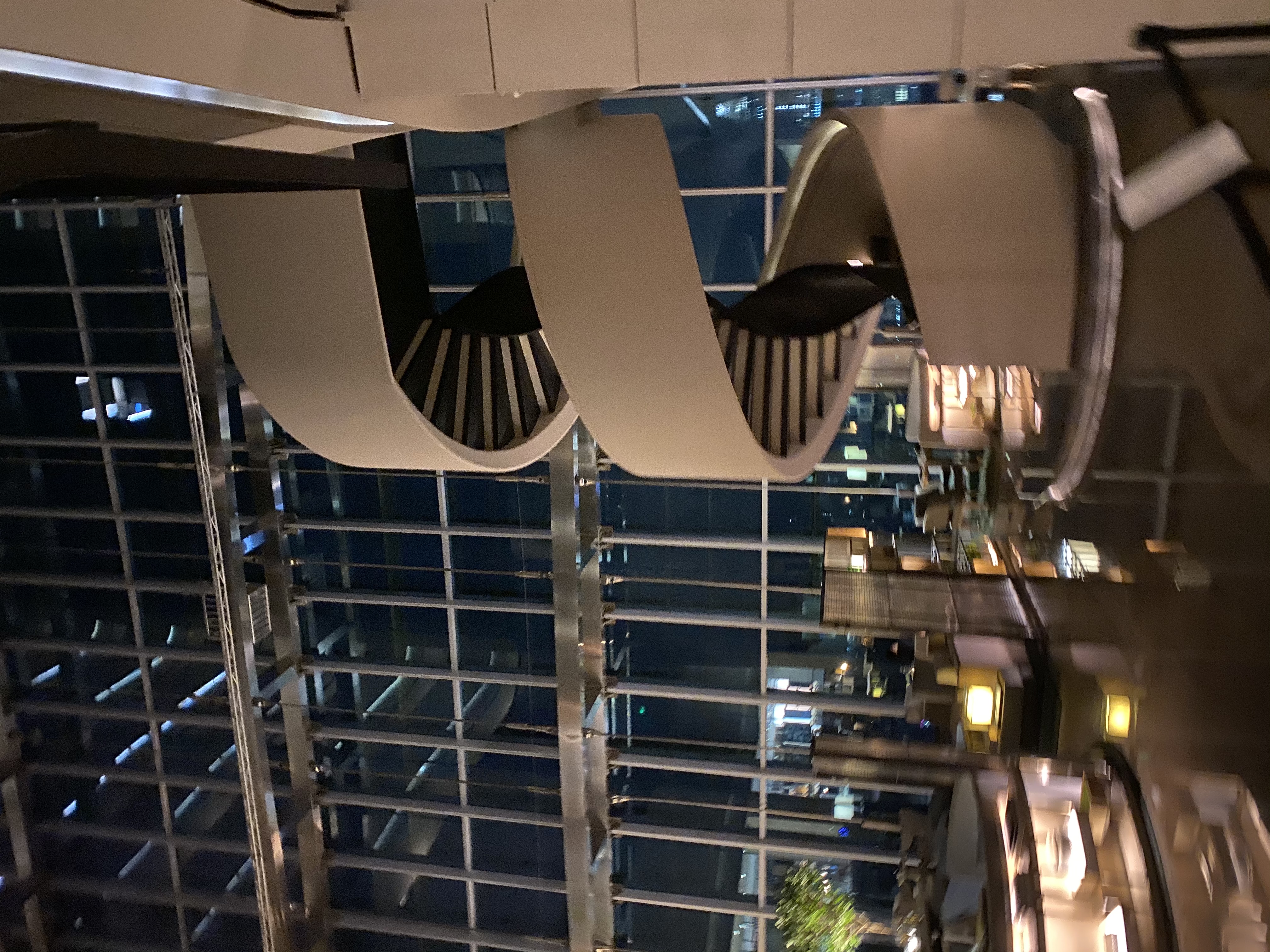 塪01