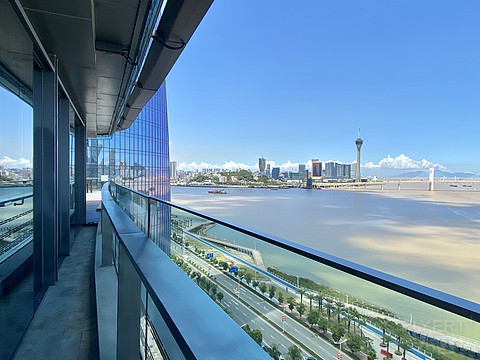 无敌露台澳门景观——珠海华发喜来登酒店行政海景露台套房
