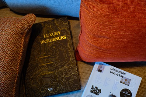 201105HKCRPDVBSJOZGYST.png