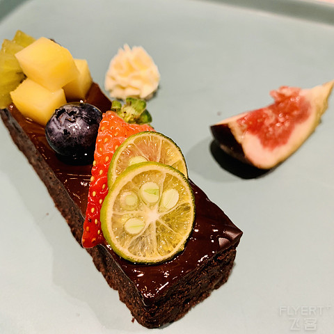 #丸子君探新店# 逸扉酒店UrCove陆家嘴世博中心店 新装气味有点上头 但未来可期