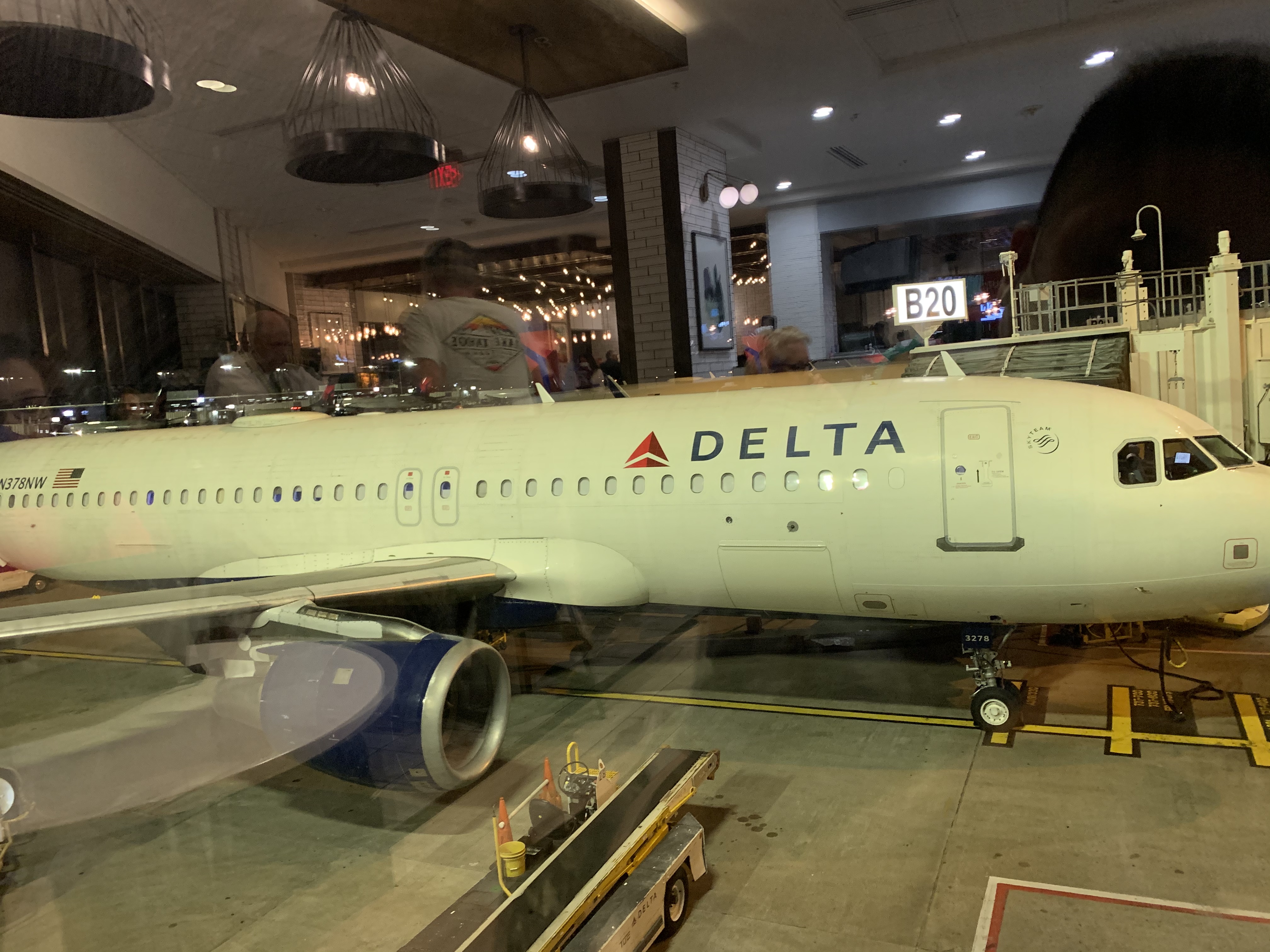 753棬BOS-DTW-ATL-TLH Delta Main Cabin ǰ