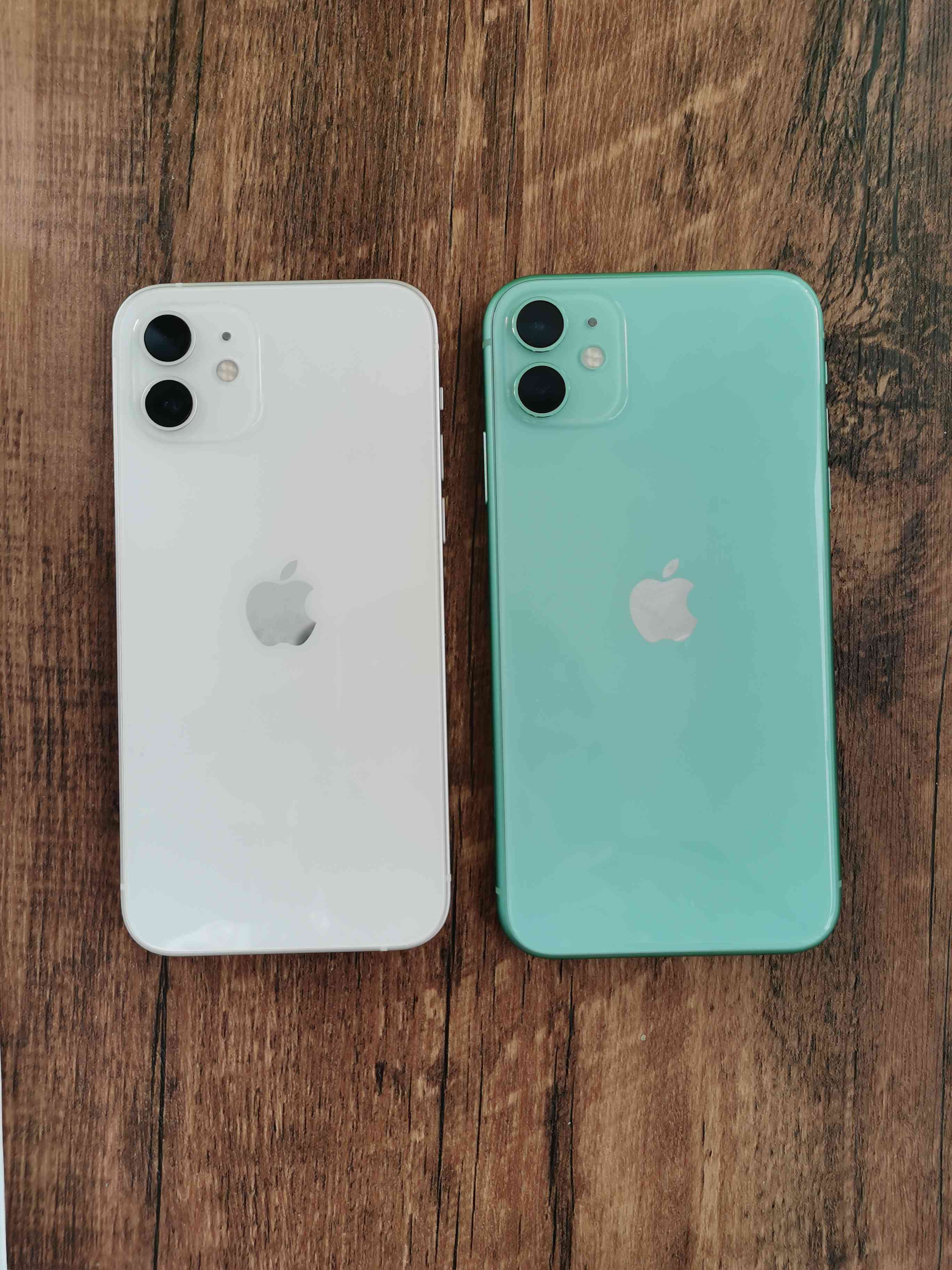 ýÿ˸iPhone12ʵл