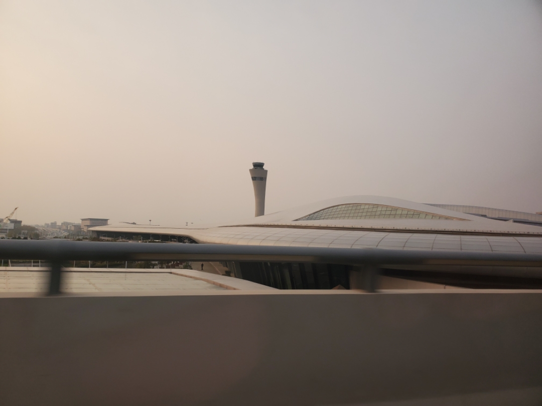 新郑机场塔台图片