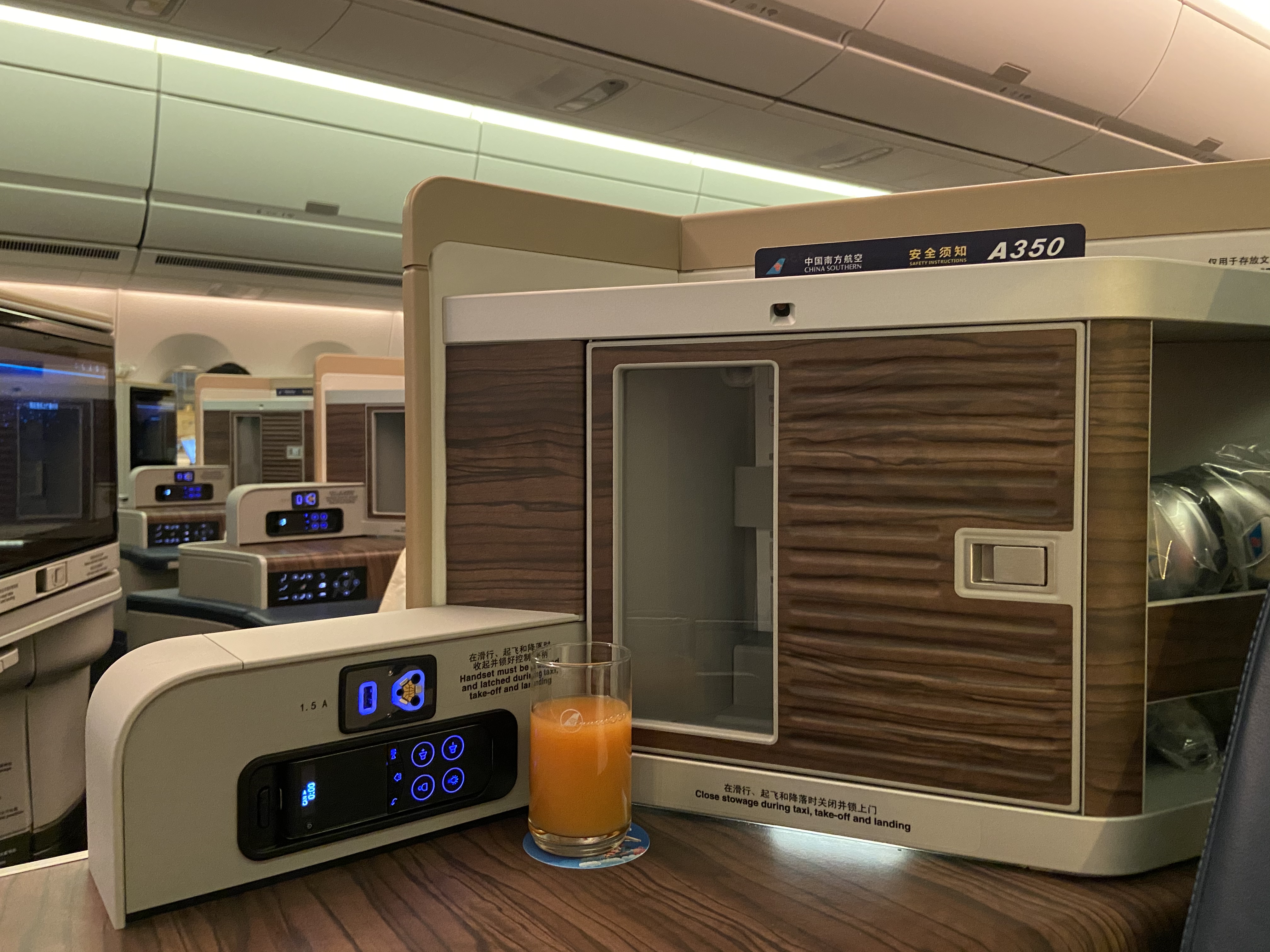 A350ZGGG- ZBAD-