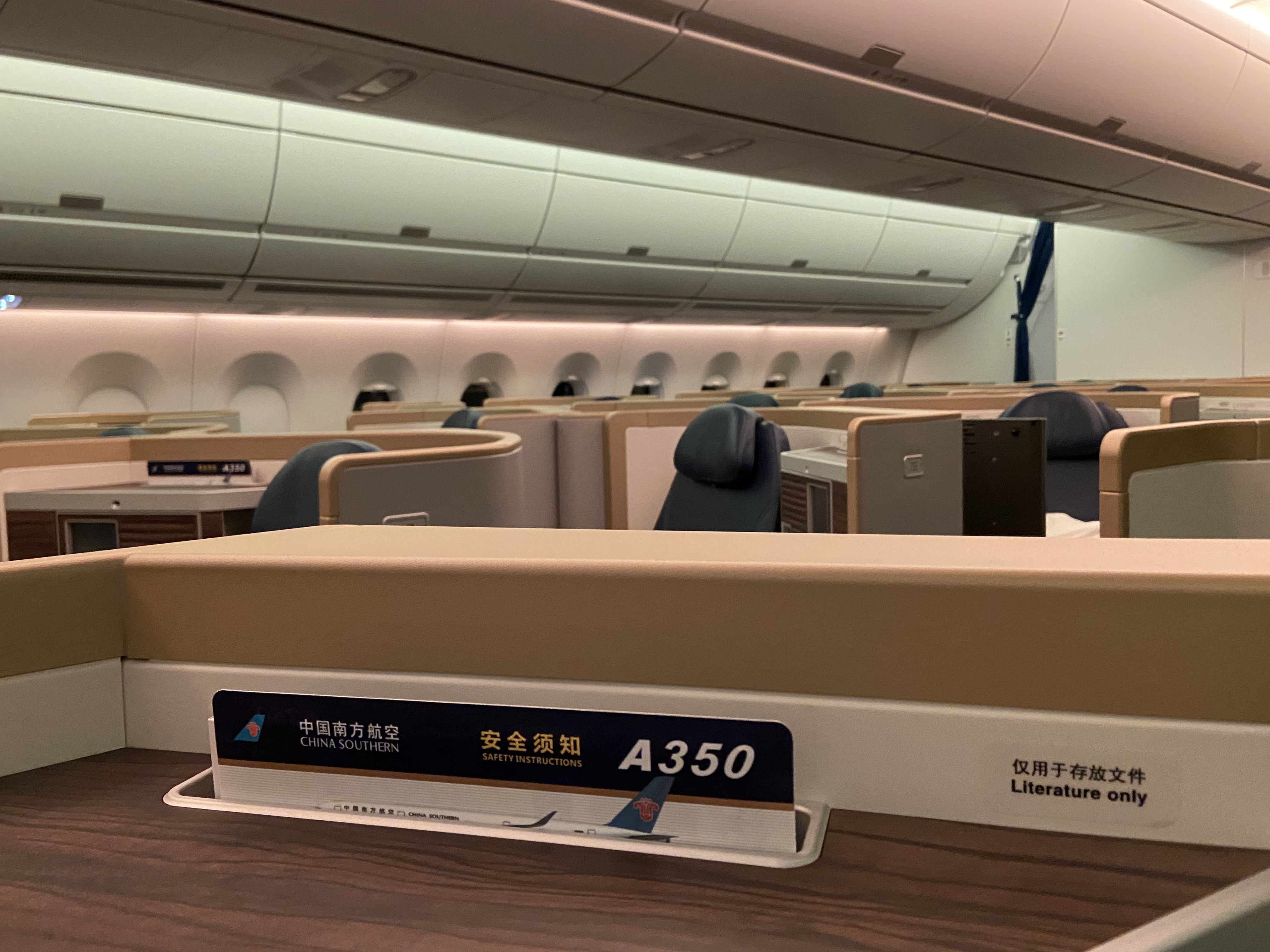 A350ZGGG- ZBAD-