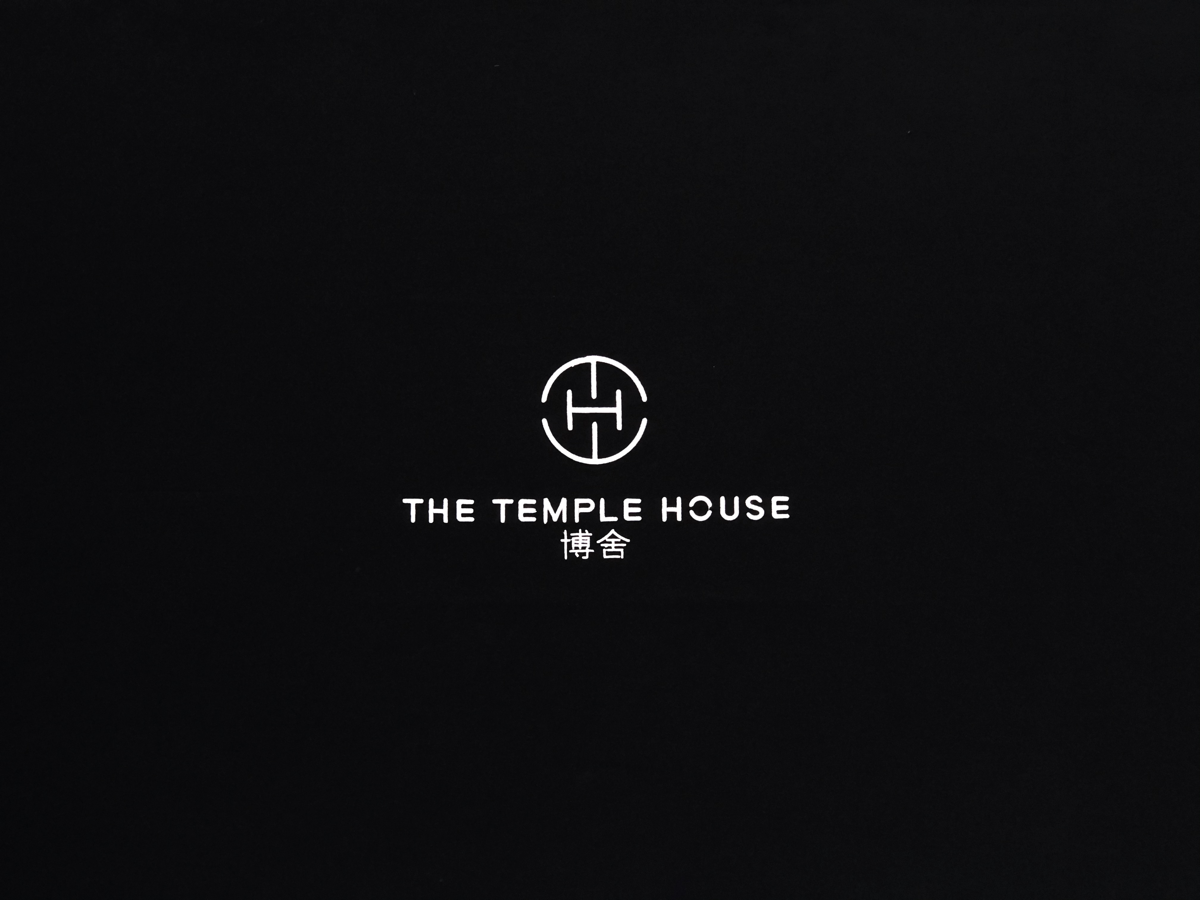 ɶ|-The Temple House