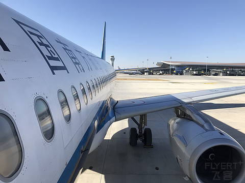 南方航空CZ8807北京大兴国际机场PKX-长沙黄花国际机场CSX空客A320经济舱体验