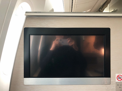 MU567|PVG-SIN B787-9公务舱