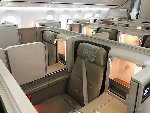 MU567|PVG-SIN B787-9公务舱