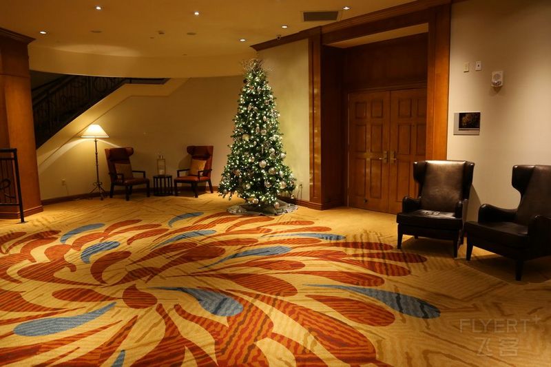 Colorado--Renaissance Boulder Flatiron Hotel Hallway (3).JPG