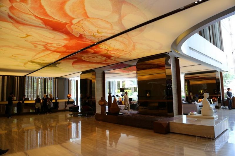 Bangkok--Hilton Bangkok Sukhumvit Lobby (6).JPG