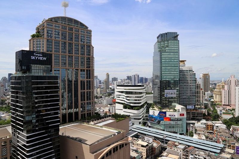 Bangkok--Hilton Bangkok Sukhumvit Swimming Pool View (4).JPG