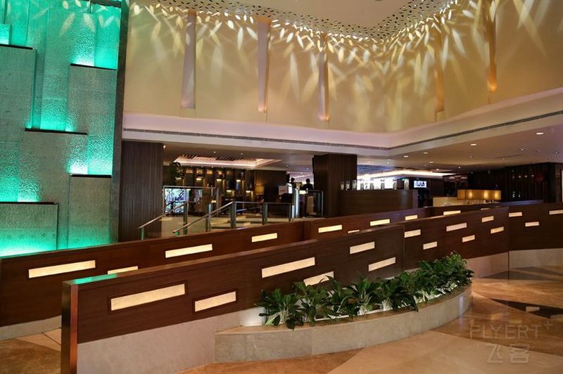 Guangzhou--Crowne Plaza City Center--Lobby (3).JPG