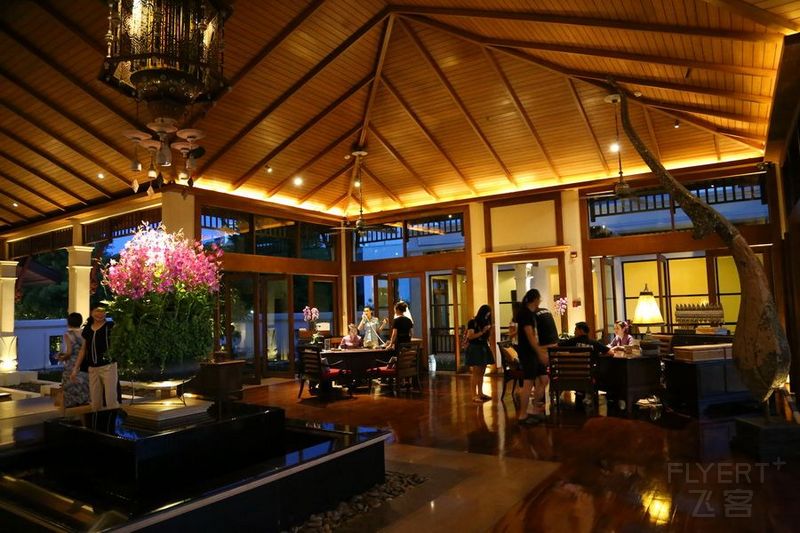 Pattaya--Intercontinental Pattaya Resort Lobby (16).JPG