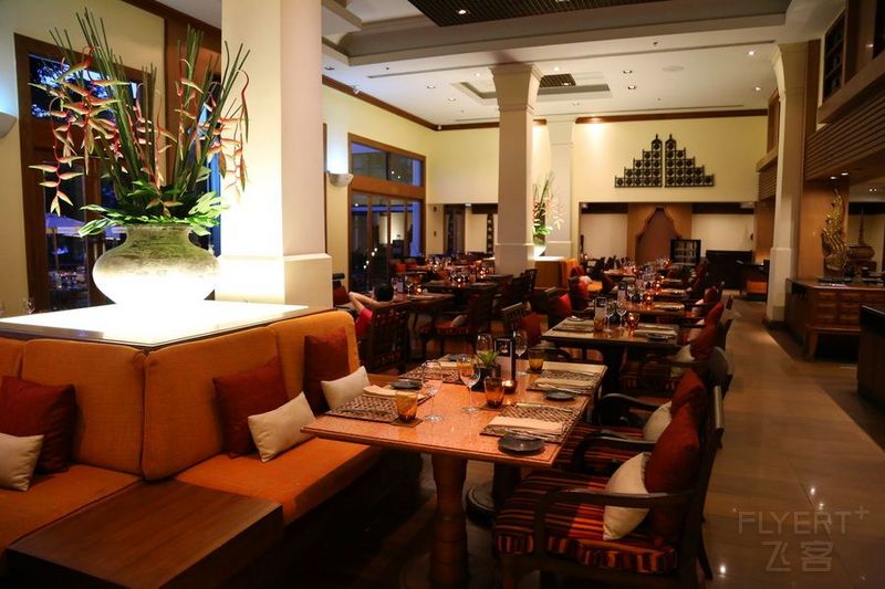 Pattaya--Intercontinental Pattaya Resort Lobby Restaurant (2).JPG