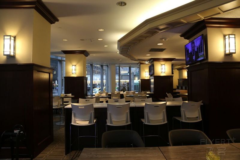 New York--Sheraton New York Times Square Hotel Club Lounge (4).JPG