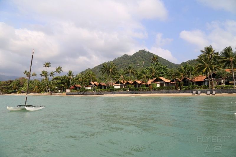 Koh Samui--Le Meridien Koh Samui Resort and Spa Beach Area (28).JPG