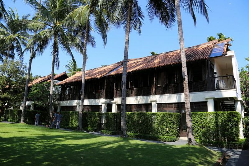 Koh Samui--Le Meridien Koh Samui Resort and Spa Courtyard (3).JPG