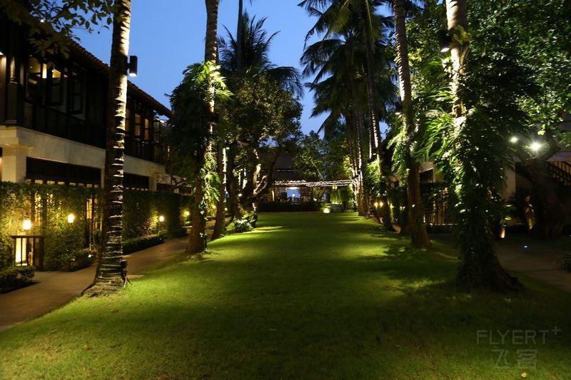 Koh Samui--Le Meridien Koh Samui Resort and Spa Courtyard (13).JPG