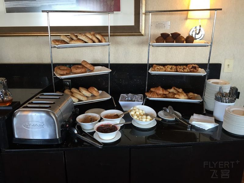 Baltimore--Hilton Baltimore Club Lounge Breakfast (2).JPG
