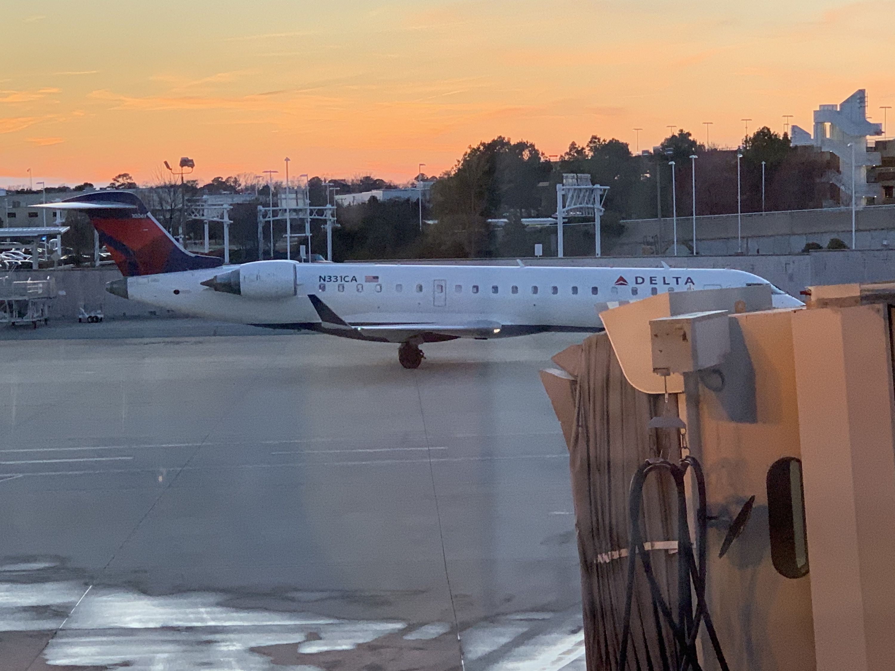 CRJ-700飬RIC-LGA First Class ͷȲ