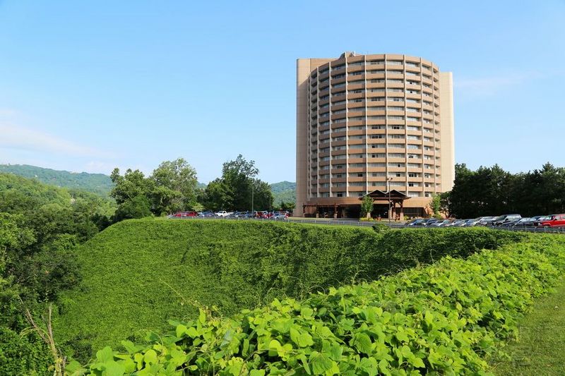 Tennessee--The Park Vista, A DoubleTree by Hilton Gatlinburg Exterior (3).JPG