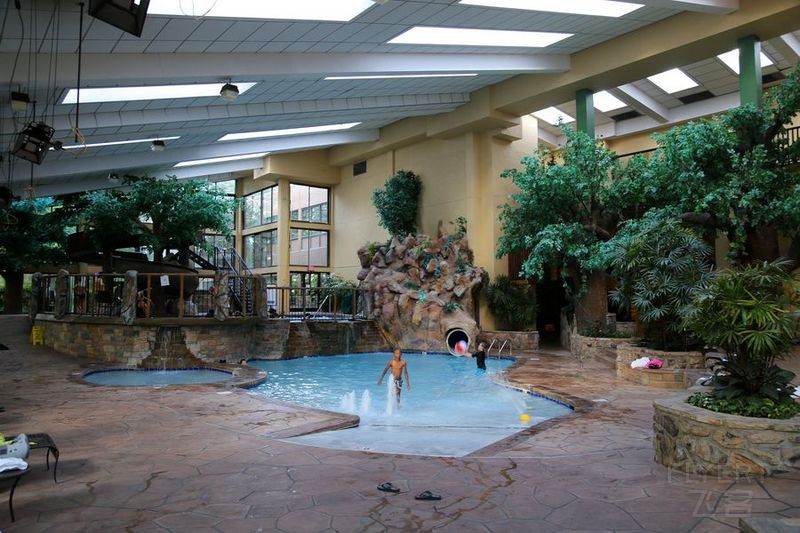 Tennessee--The Park Vista, A DoubleTree by Hilton Gatlinburg Pools (9).JPG