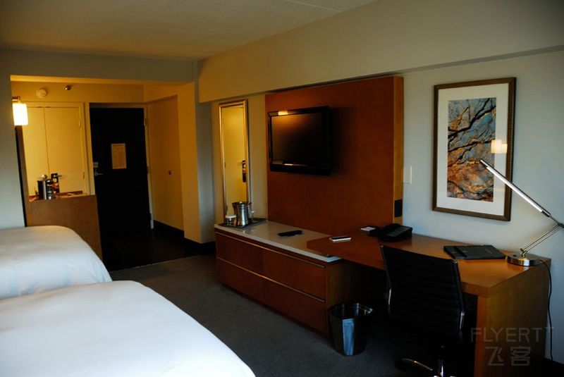 New York--Albany Hilton Hotel Room (4).jpg