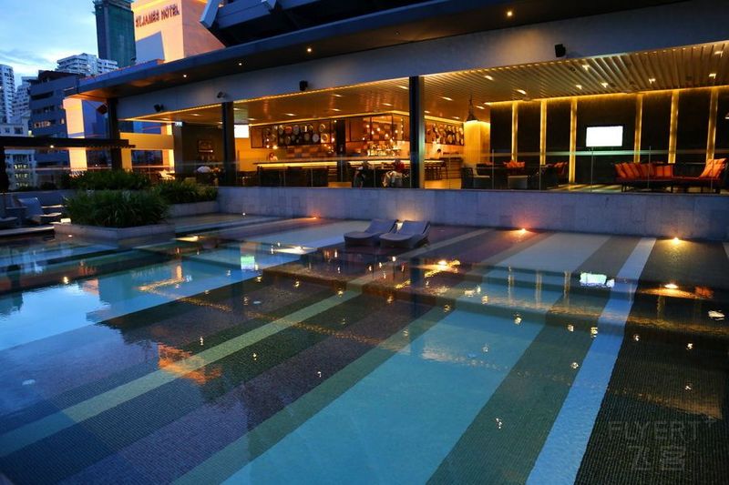 Bangkok--Doubletree by Hilton Bangkok Sukhumvit Swimming Pool (9).JPG