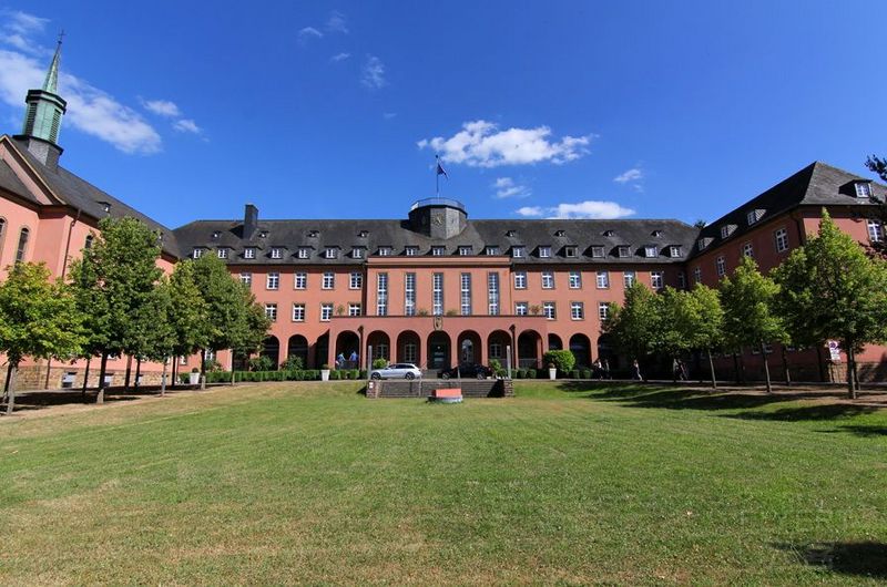 Trier--Robert Schuman Haus Hotel (1).JPG