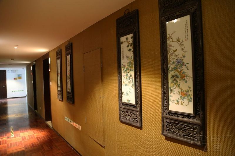 Xitang--Hotel Jiangnan Yanyu Hallway (2).JPG