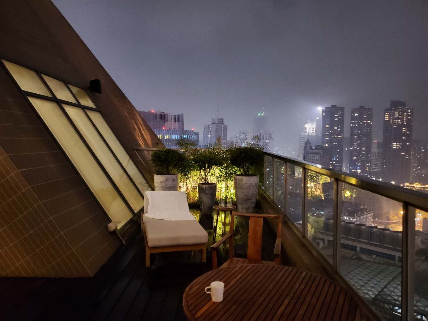 Ϊ¶̨һƵ꣬Shanghai Edition Terrace Suite