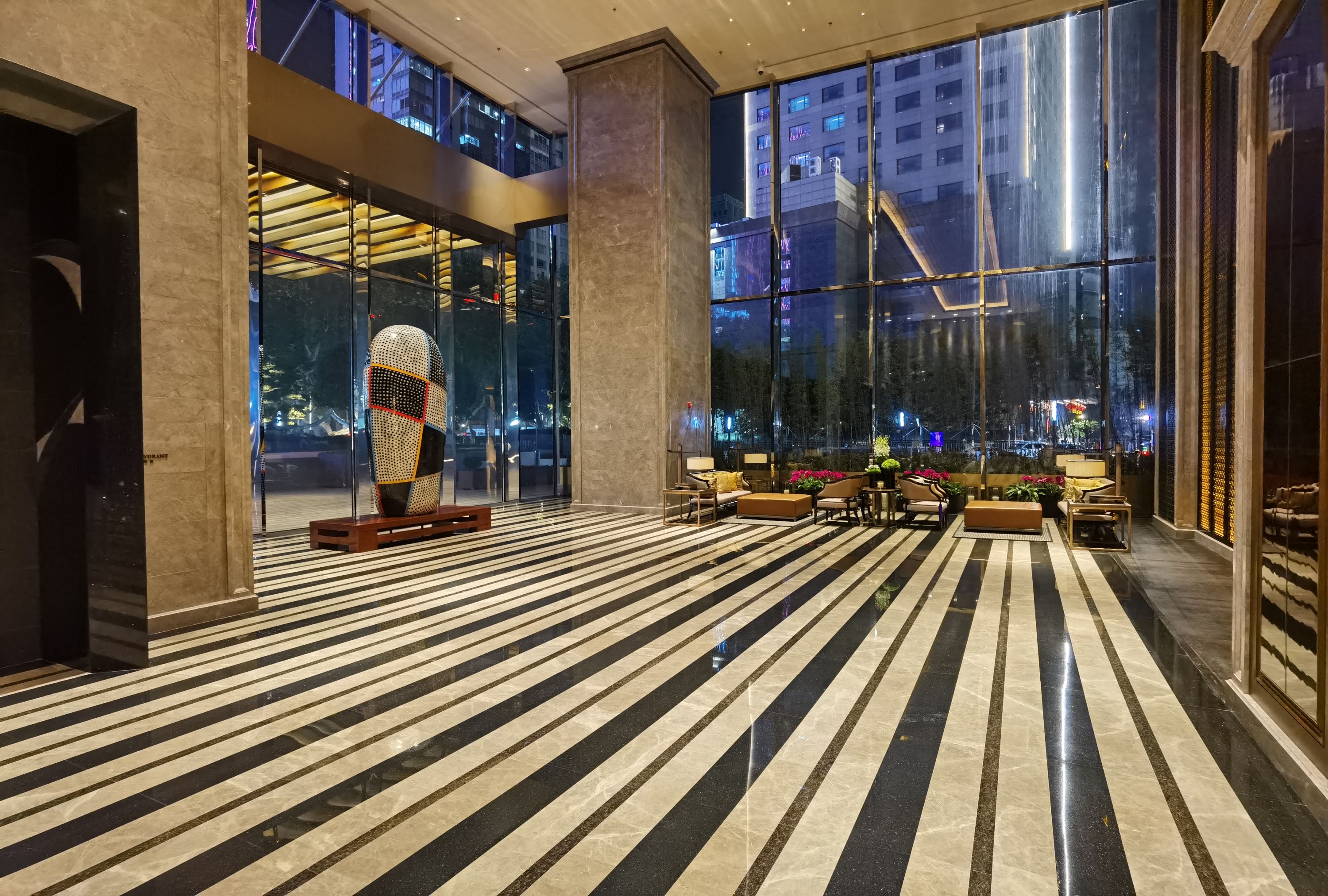 ֮Ͼ˼پƵͷǷ Ritz-Carlton Nanjing