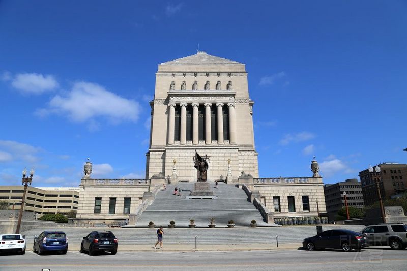 Indianapolis--Downtown World War Memorial (1).JPG