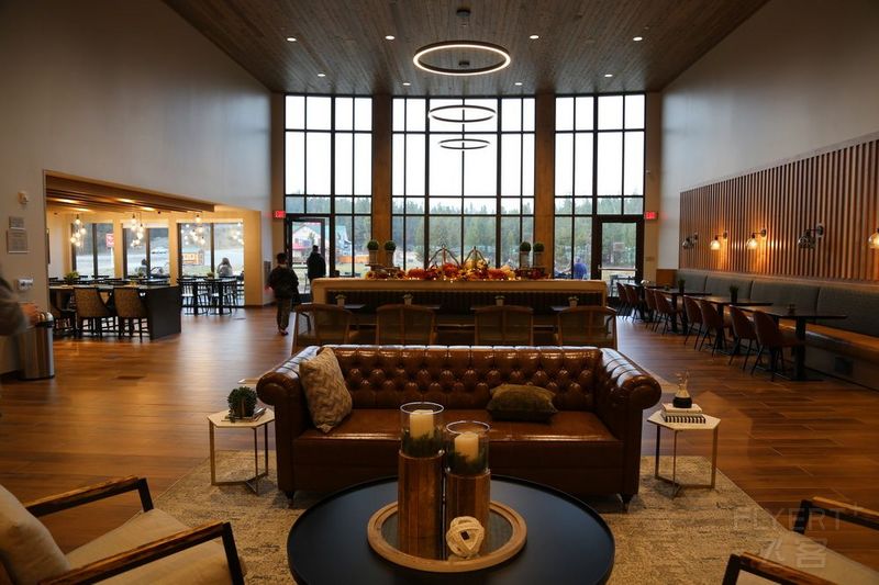 Idaho--SpringHill Suites by Marriott Island Park Yellowstone Lobby (1).JPG