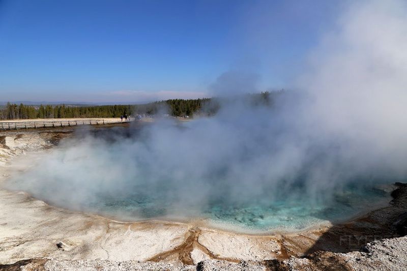 Wyoming--Yellowstone National Park--Midway Geyser Basin (1).JPG