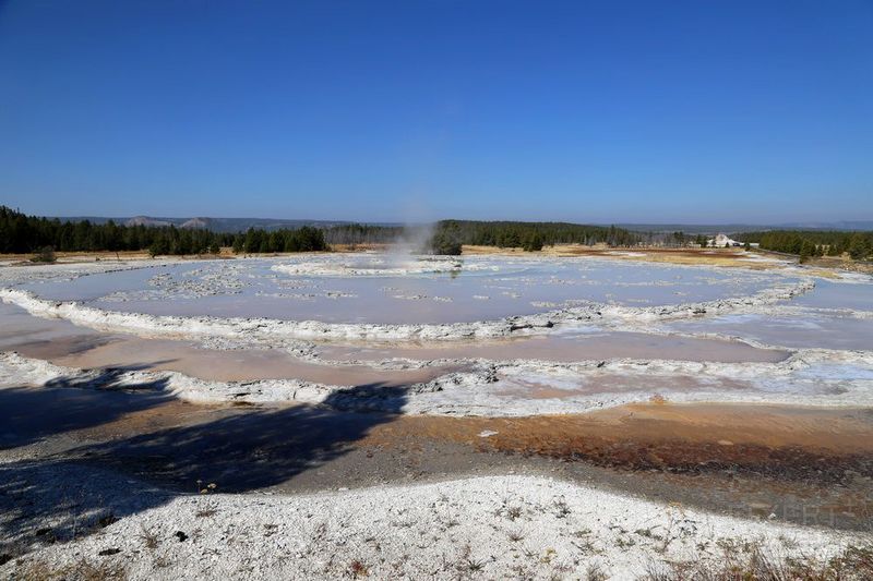 Wyoming--Yellowstone National Park--Firehole Lake Drive (2).JPG