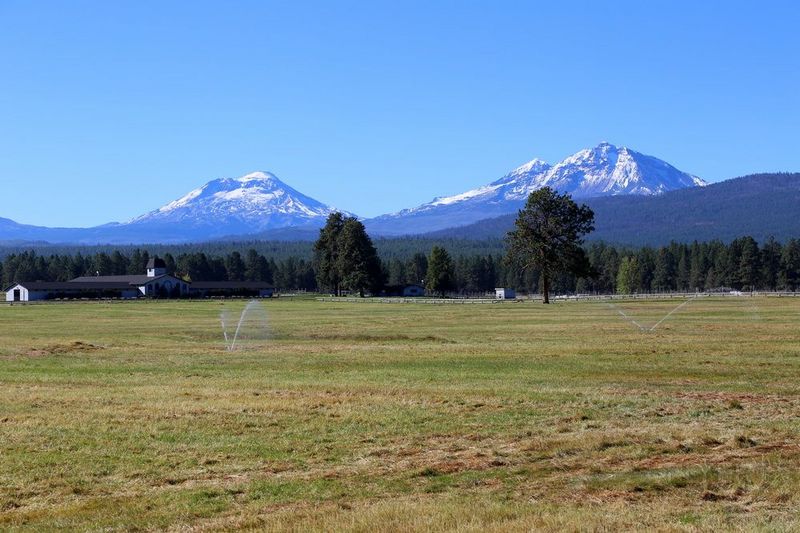 Oregon--Cascade Lake National Scenic Byway (3).JPG