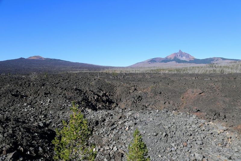 Oregon--Dee Wright Observatory (1).JPG