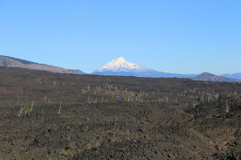 Oregon--Dee Wright Observatory (6).JPG