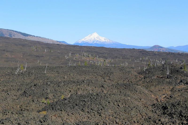 Oregon--Dee Wright Observatory (3).JPG