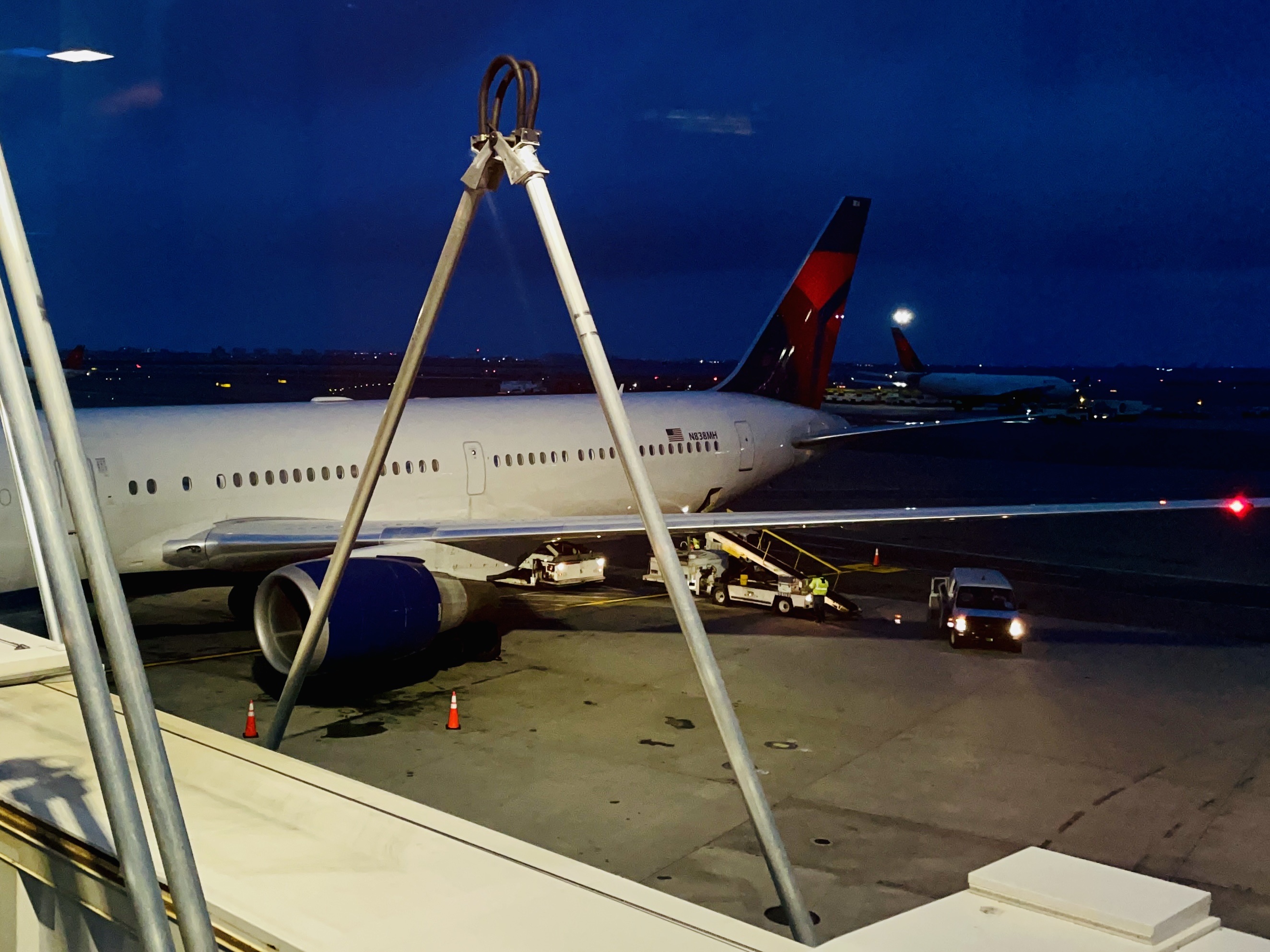 ϡ֡ С767-400ER ɼŦԼ½Delta One