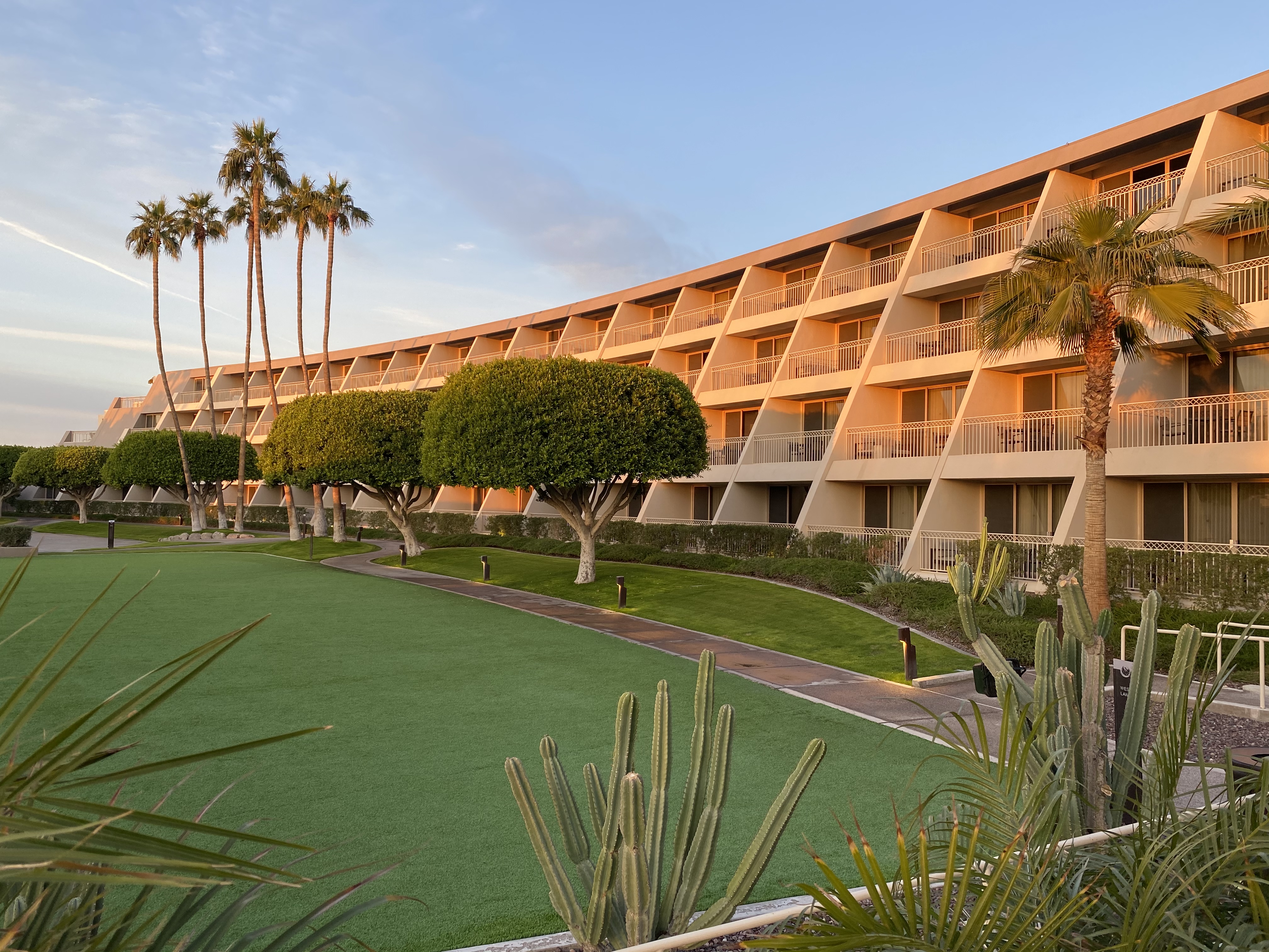 ̳׷ | ũֶȼٴ (aka The Phoenician, a Luxury Collection Resort)