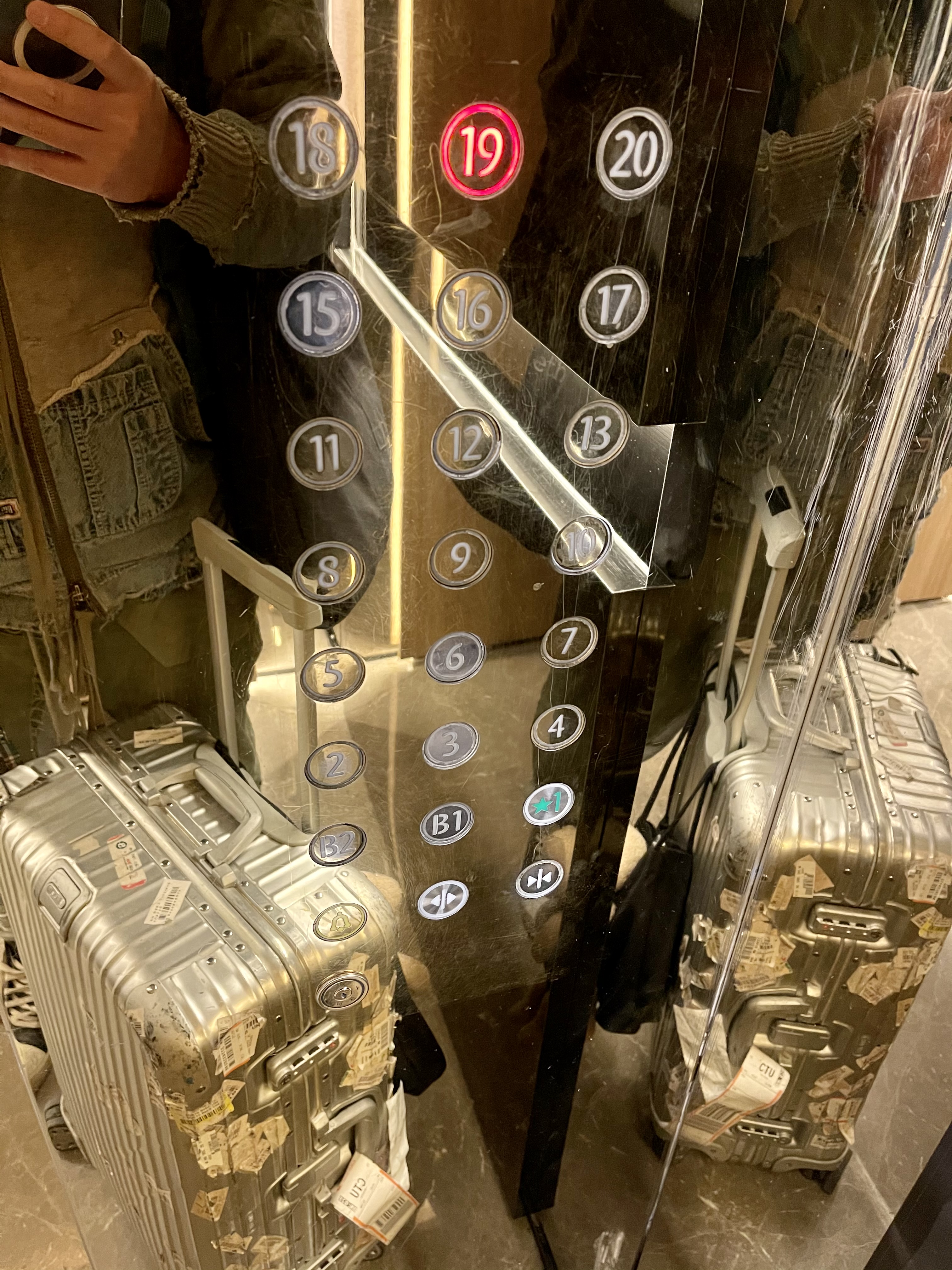 ɶ1