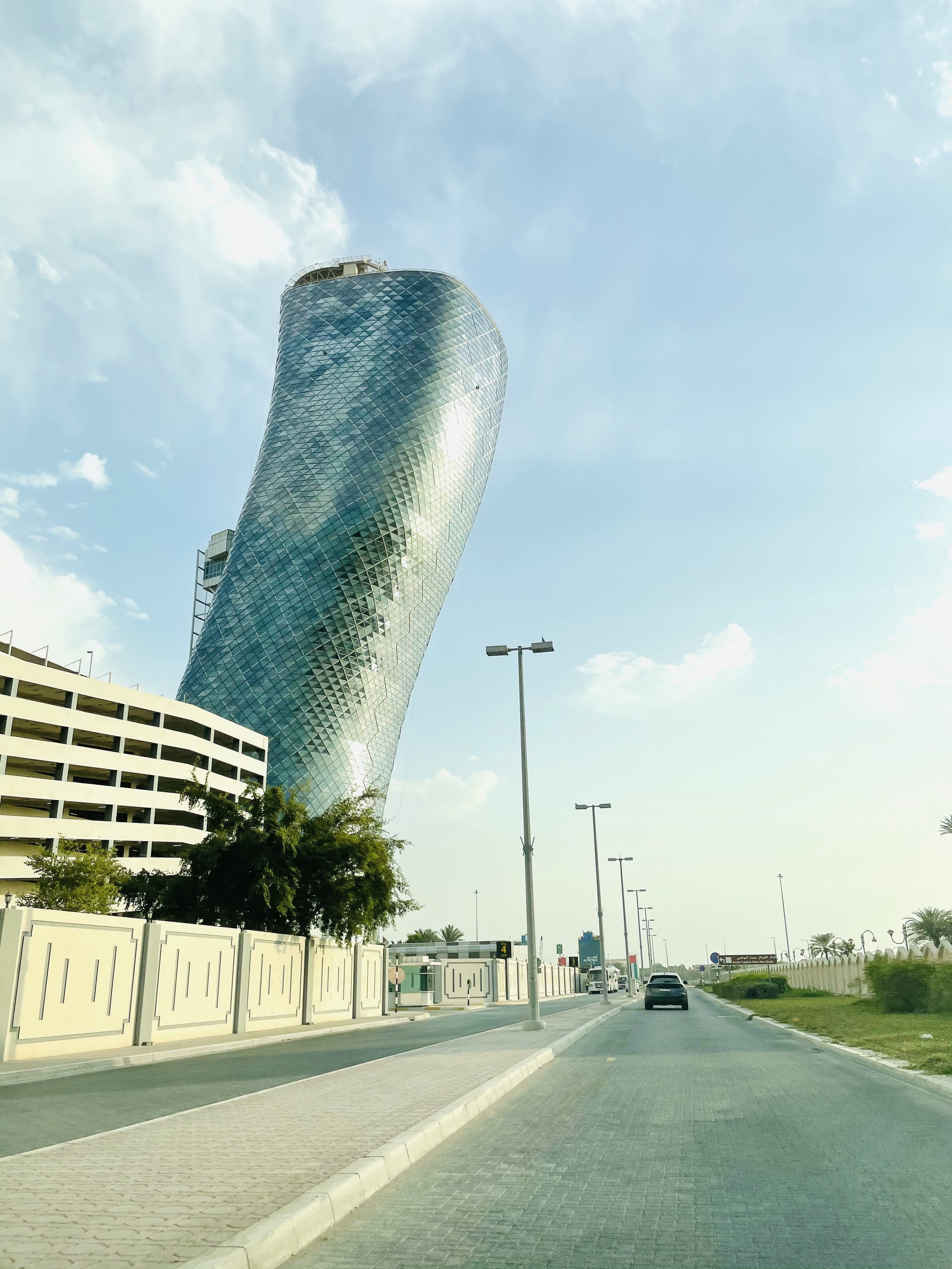 -Andaz Capital Gate, Abu Dhabi - Deluxe room ڼס