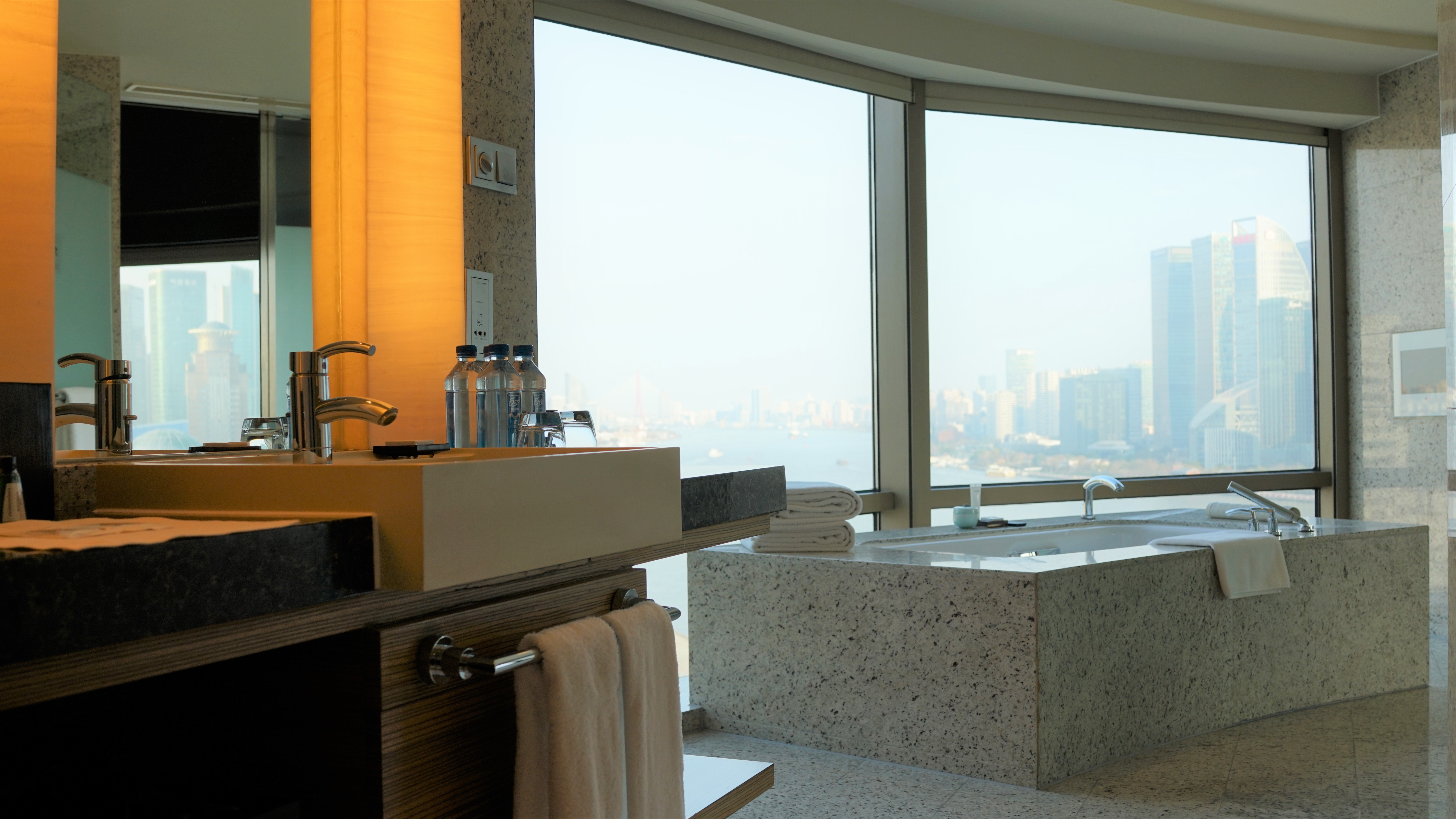 Grand HyattϺ̲ïôƵ̲˫׷