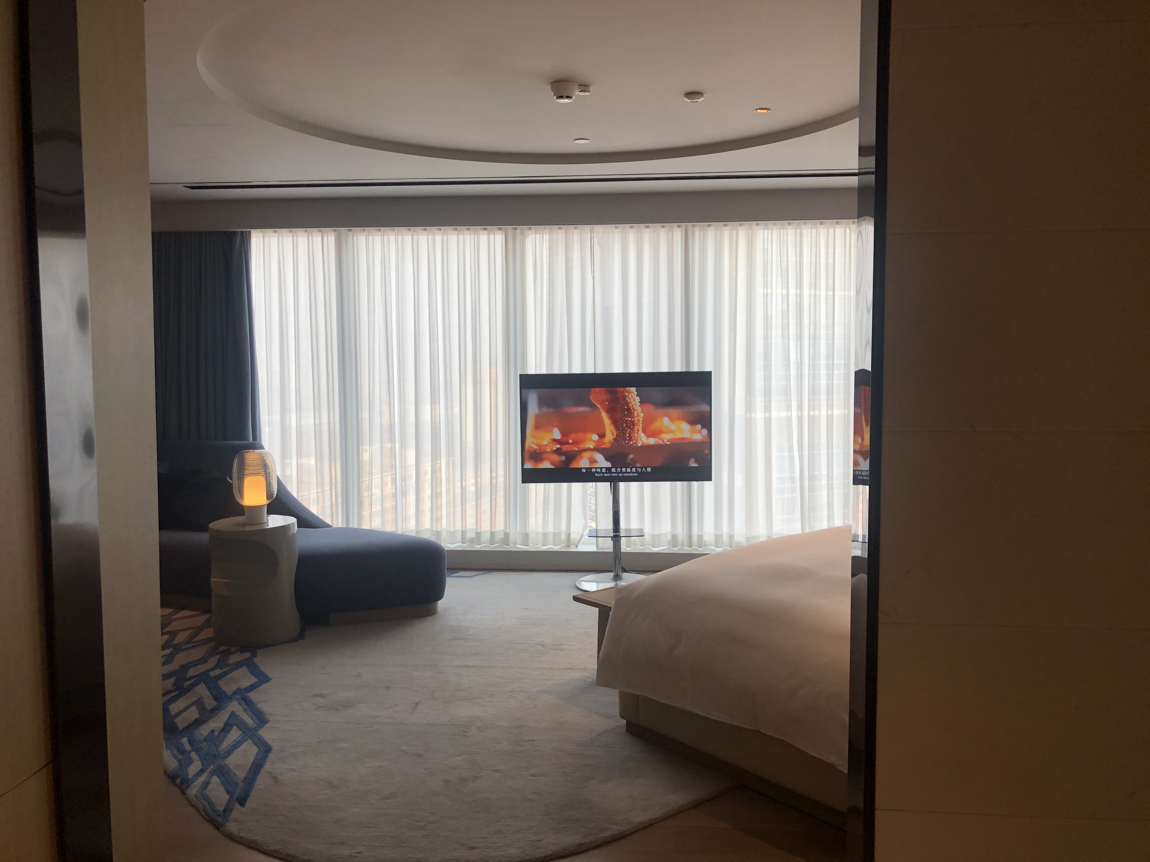 ޼ԪStaycation