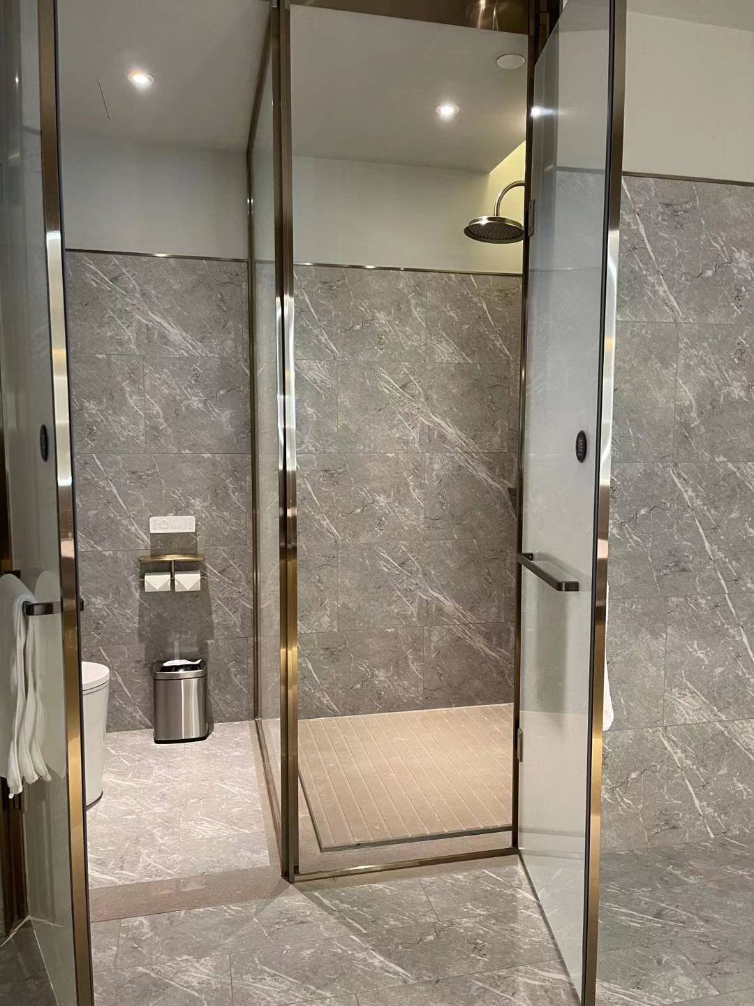 ݰ˳վӾƵ꣬ͥ׷