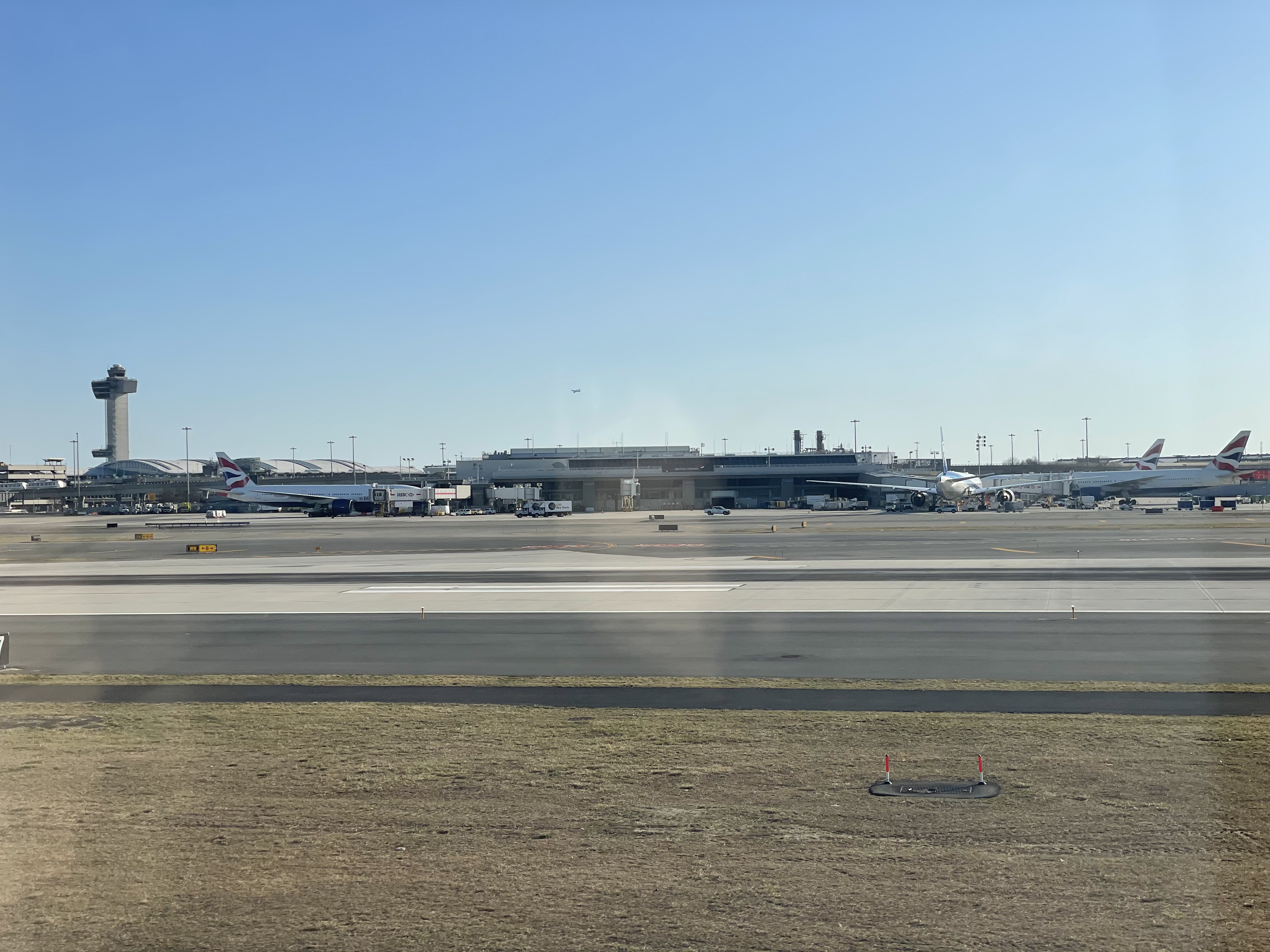 ʱһ룬һˡMU588 JFK-PVG ڼ湫շб