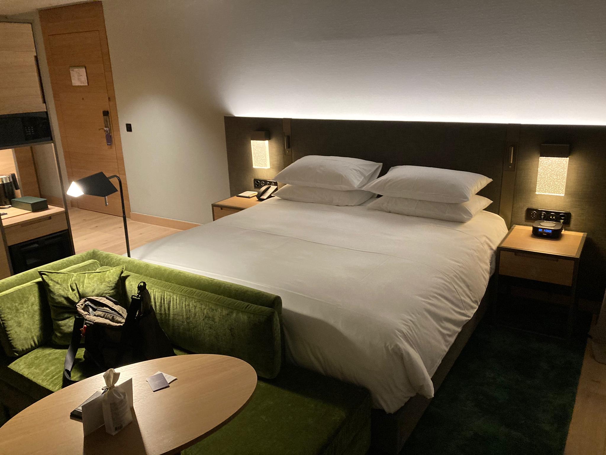 -Hyatt Regency Zürich Airport the Circle - King bed park view deluxe